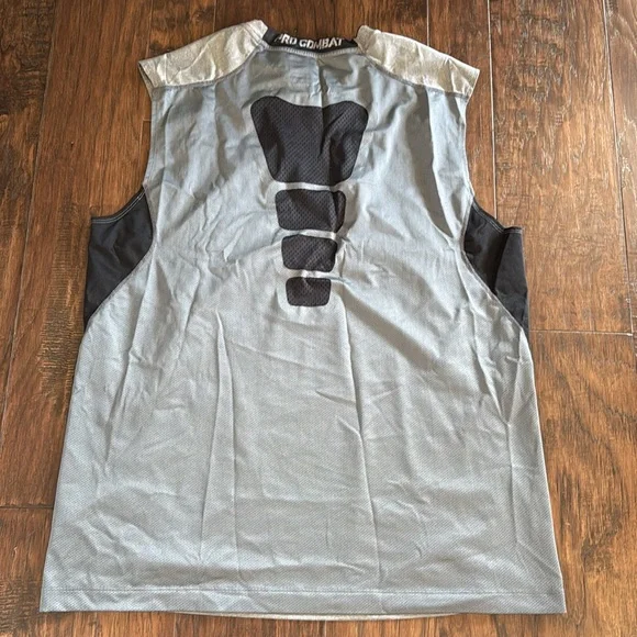 ☘️4 Compression/Fitted Workout Tops - Picture 10 of 10